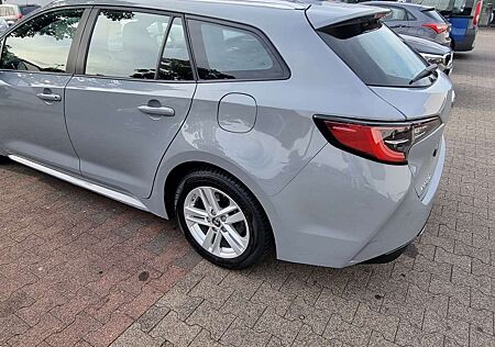 Toyota Corolla Hybrid Business Edition