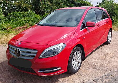 Mercedes-Benz B 200 (BlueEFFICIENCY) 7G-DCT