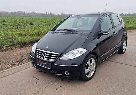 Mercedes-Benz A 200 A /KLIMA/SETZHEIZUNG/ALL WETEREIFEN/PDC /P