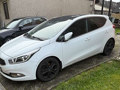 Kia Ceed / cee'd 1.6 GDI DCT Spirit PANO/Standheizung/Memory