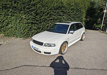 Audi RS4 High Tech