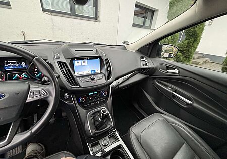 Ford Kuga 1.5 EcoBoost 2x4 Titanium