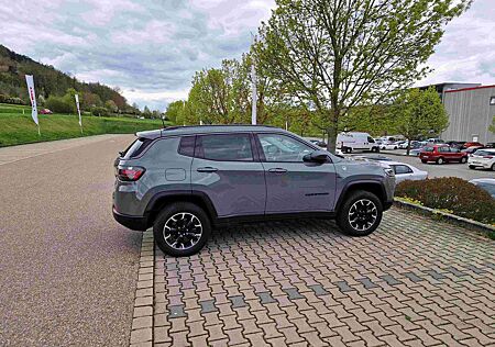 Jeep Compass Trailhawk Plug-in Hybrid 1.3 T-GDI 4xe