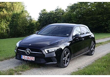 Mercedes-Benz A 160 Progresssive Business- Paket /Night-Pake