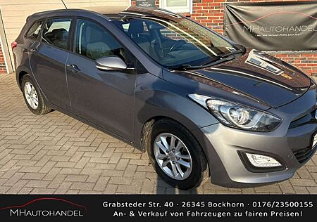 Hyundai i30 1.6 CRDi*1.Hand*Scheckheft*TÜV-NEU*Finanzierung