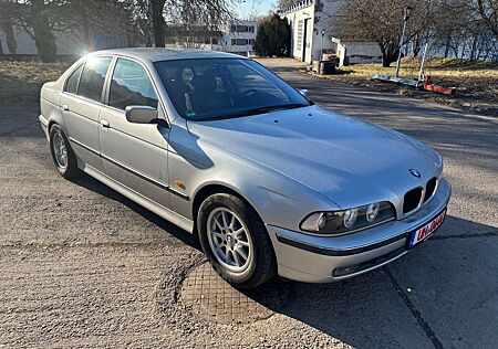 BMW 520i 520 5er E39 Schalter / VFL / Sammlerstück / Young
