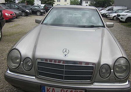 Mercedes-Benz E 280 4-Matic Elegance Allrad