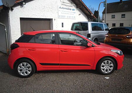 Hyundai i20 Select 84 PS 1. Hand 44000KM Klima TOP PDC