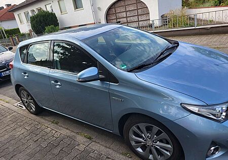 Toyota Auris Hybrid mit 1 Jahr Care Garantie