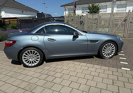 Mercedes-Benz SLK 350 BlueEFFICIENCY 7G-TRONIC Edition 1