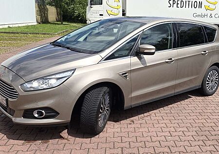 Ford S-Max Titanium