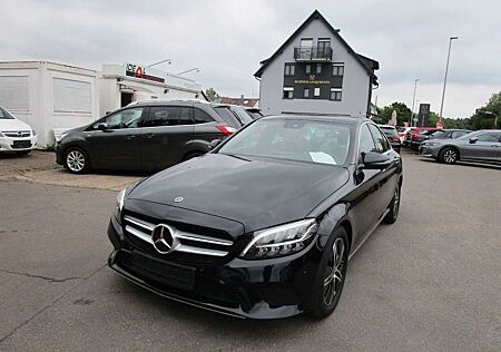 Mercedes-Benz C 220 d Lim. Avantgarde *Navi*LED*Kamera*KeylesGO
