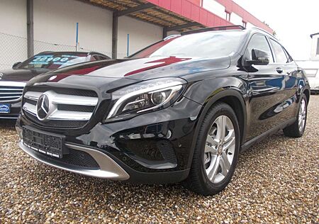 Mercedes-Benz GLA 250 4M, Urban , Panorama, ILS, Kamera, AHK,USB