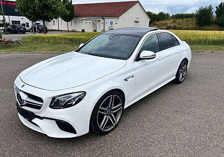 Mercedes-Benz E 63 AMG 4Matic+*PANO*LEDER*360grad*MwSt*2.Hand*