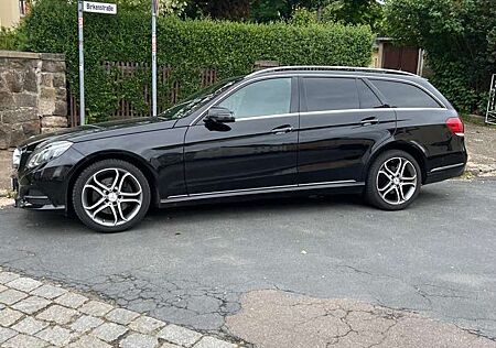 Mercedes-Benz 220 212 Avantgarde