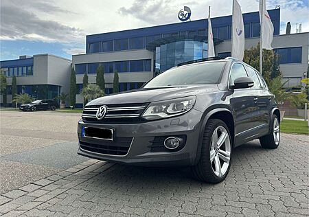 VW Tiguan Volkswagen 2.0 TDI DPF 4Motion BlueMotion Techn. DSG Sport &