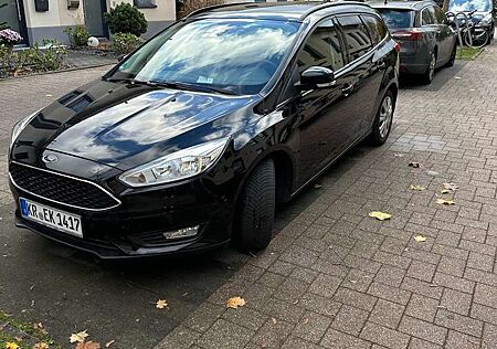 Ford Focus Turnier 1.5 TDCi DPF Start-Stopp-System Aut. Busin