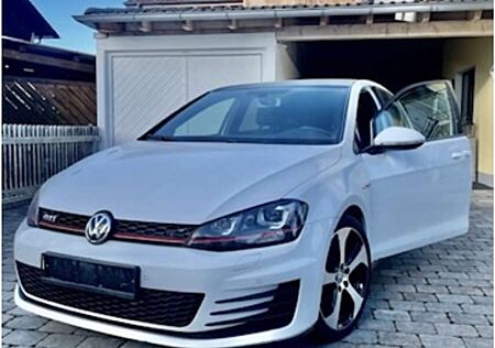 VW Golf GTI Volkswagen GTI BMT