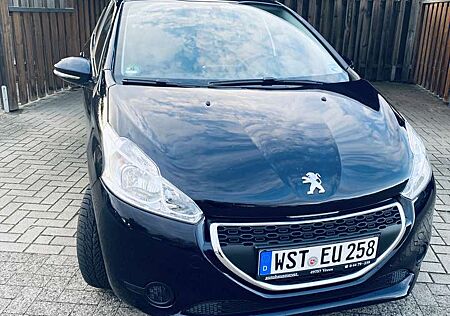 Peugeot 208 gebraucht kaufen Peugeot 208 82 VTI Allure