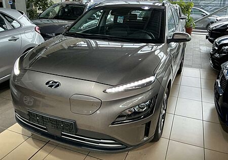 Hyundai Kona Select dig.Cockpit ACC R.Cam SHZ PDC DAB+