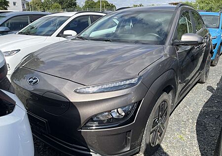 Hyundai Kona Select dig.Cockpit ACC R.Cam SHZ PDC DAB+
