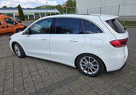 Mercedes-Benz B 180 d 7G-DCT Progressive