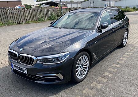 BMW 530d 530 xDrive Touring Aut. Luxury Line