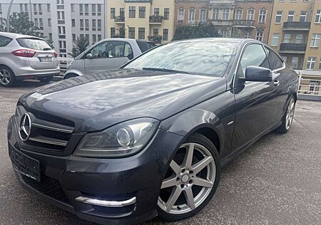 Mercedes-Benz C 220 D Coupe AMG*Aut*Leder*Navi*Bi-Xenon*R.Cam