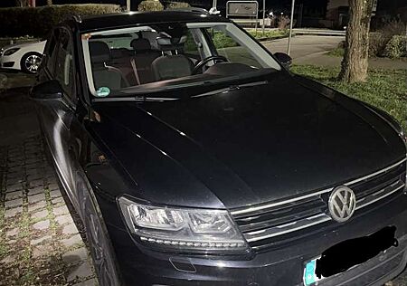 VW Tiguan Volkswagen 2.0 TDI SCR 4Motion (BlueMotion Techn.) DSG Comfortline