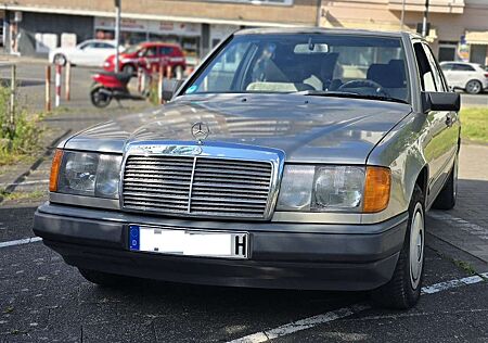 Mercedes-Benz E 230 E-Klasse