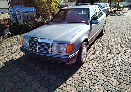 Mercedes-Benz E 230 230 E