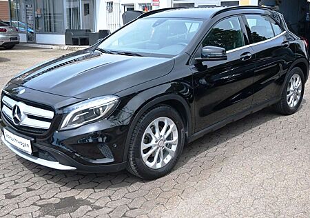 Mercedes-Benz GLA 180 *1Hand*Automatik*Bi-X*Erst 36Tkm*Navi*Led