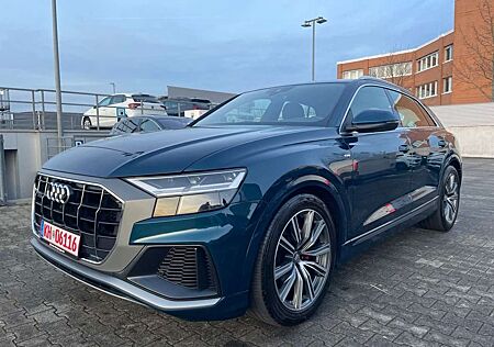 Audi Q8 50 TDI QUATTRO S-LINE PANO AHK STANDH.
