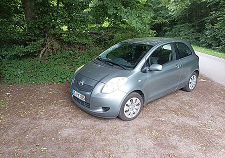 Toyota Yaris 1.0 VVT-i Sol