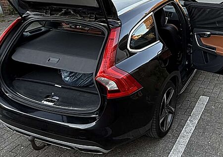 Volvo V60 D6 Plug-In-Hybrid AWD Geartronic Summum