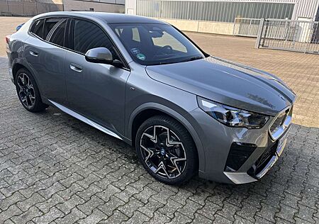 BMW iX2 eDrive20 M-Sport, Pano, AHK