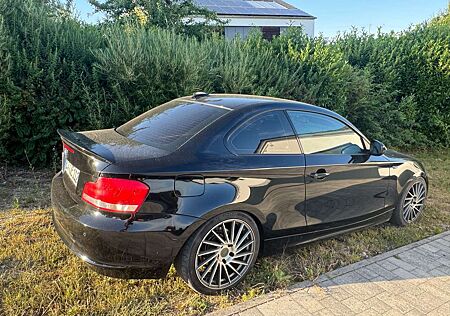 BMW 118d 118 Coupé schwarz - TÜV/AU neu!