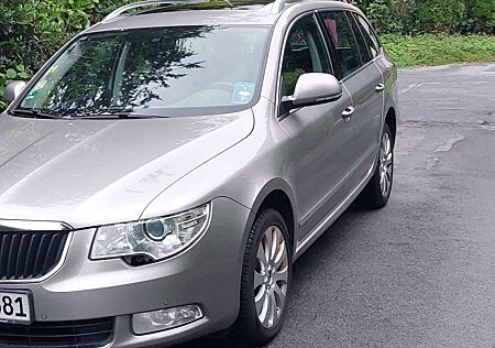 Skoda Superb II Combi Diesel Combi 2.0 TDI FAMILY