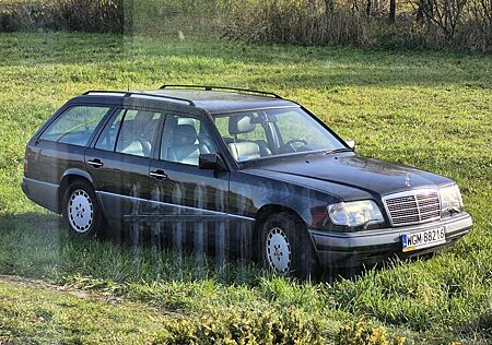 Mercedes-Benz E 300 T 4Matic