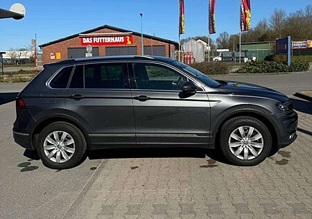 VW Tiguan Volkswagen 2.0 TSI 4Motion (BlueMotion Technology) DSG