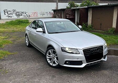 Audi A4 3.2 FSI V6 quattro Ambiente