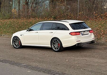 Mercedes-Benz E 63 AMG E 63 S AMG 4Matic 213 Voll Designo V8 Performance