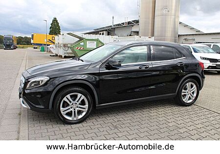 Mercedes-Benz GLA 200 ~1.Hand~Distronic~Navi~Bi-Xenon~R.Kamera