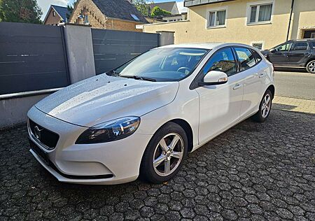 Volvo V40 Euro 6 Navi Klima SHZG Scheckheft Tempomat COC