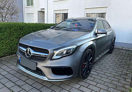 Mercedes-Benz GLA 45 AMG 4MATIC Panorama 360Kamera Performance