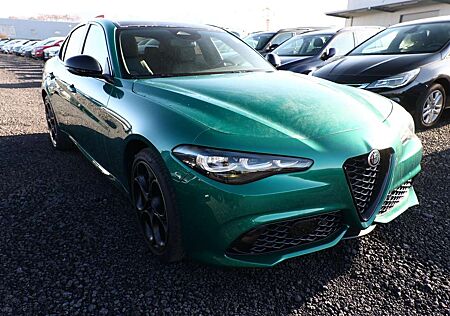 Alfa Romeo Giulia Intensa 2.2 D 210 AT8 Q4 Matrix Pano Nav 154 kW...