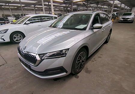 Skoda Octavia Combi 2.0 TDI Clever Virtual AHK Key LED