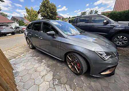 Seat Leon Cupra 300 4Drive ST Vollausstattung