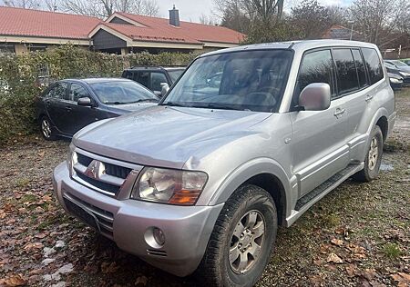 Mitsubishi Pajero 3.2 DI-D Elegance