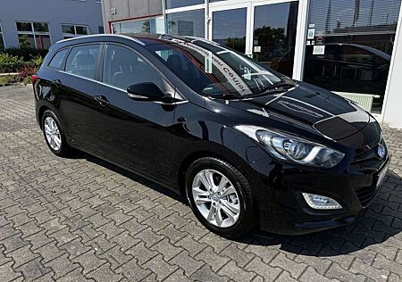 Hyundai i30 1.4 SW Trend Shzg Temp Klimaaut. Alu PDC Alu